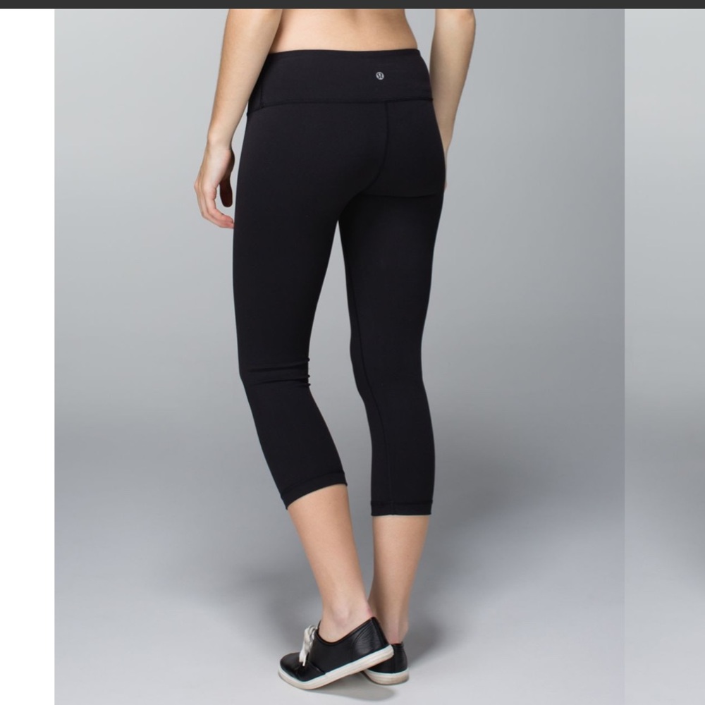 lululemon athletica Black Cropped Leggings
